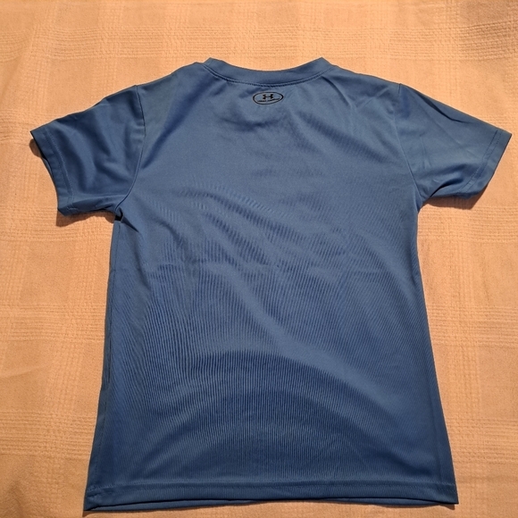 Under Armour boys size 6 light blue heat gear shirt - Picture 4 of 4